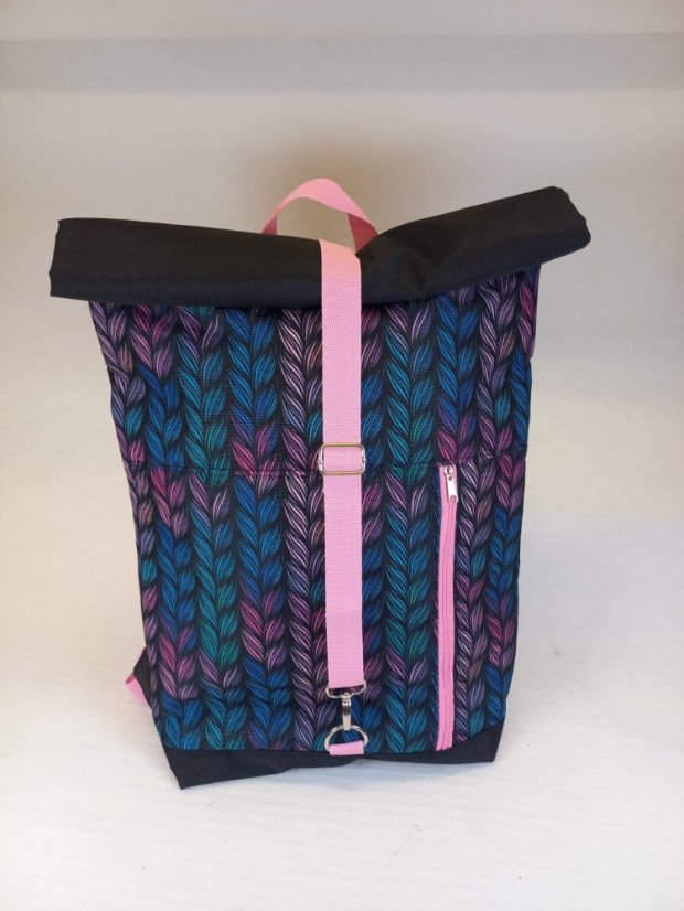 Batůžek "Colorful Braids" – stylový batoh s barevným vzorem