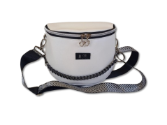 Kabelka "White Elegance" – čistá linie a moderní styl