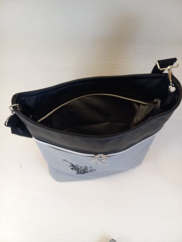 Kabelka "Monochrome Grace" - ztělesnění elegance