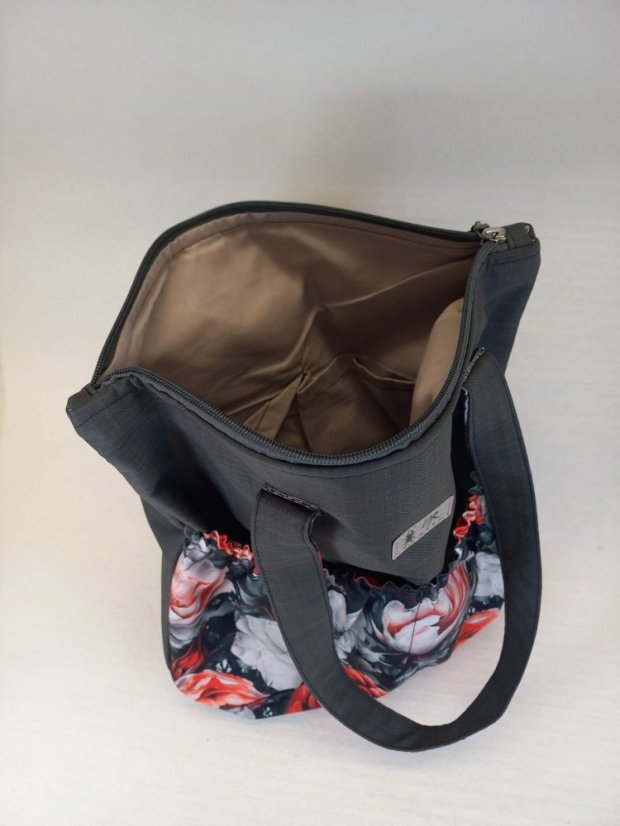 Kabelka "Rose Elegance" – romantická klasika v moderním stylu