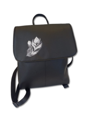 Batůžek "Elegant Feathers" – jednoduchý styl s jemnou výšivkou