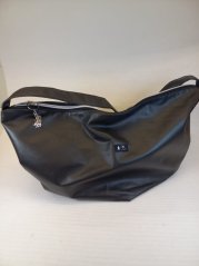 Kabelka "Black Moon" – minimalistická elegance v černém provedení