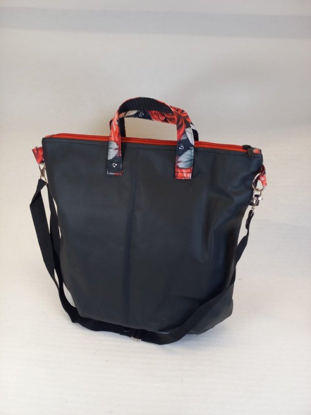 Kabelka "Rose Harmony" – jemná krása v praktickém provedení