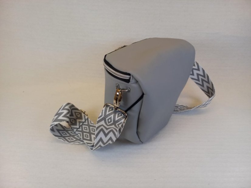 Kabelka "Silver Mist" – jemná elegance pro každý den