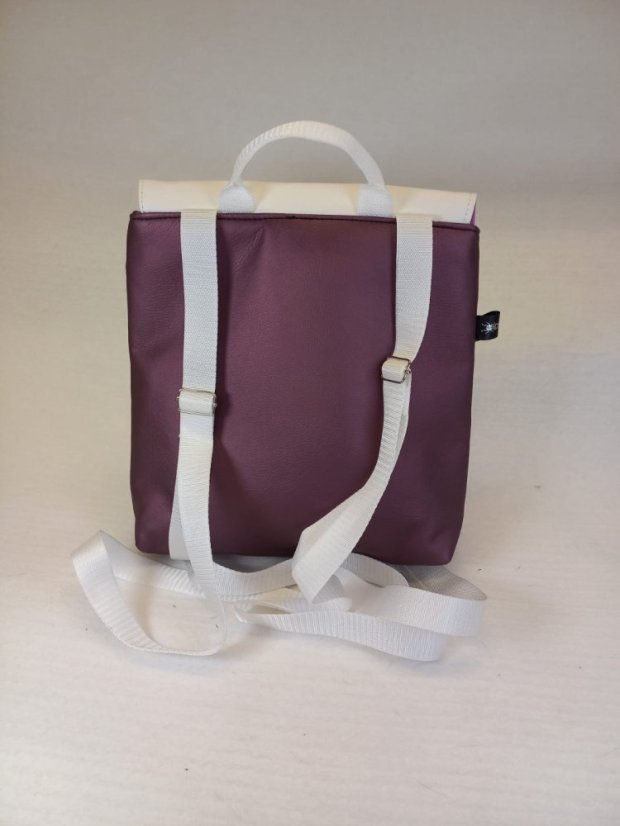 Batůžek "Elegant Bloom" – jemný šarm a praktičnost