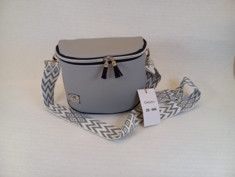 Kabelka "Silver Mist" – jemná elegance pro každý den