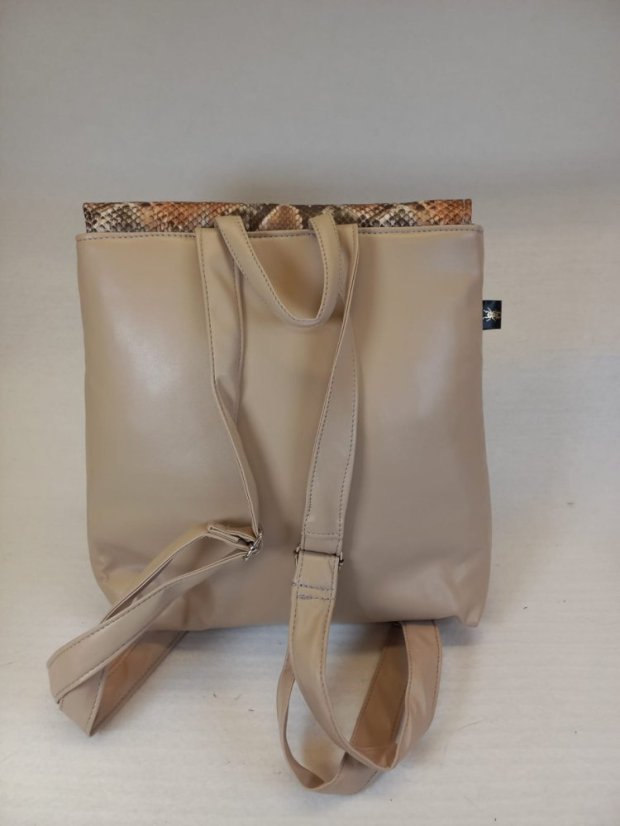 Batůžek "Urban Python"