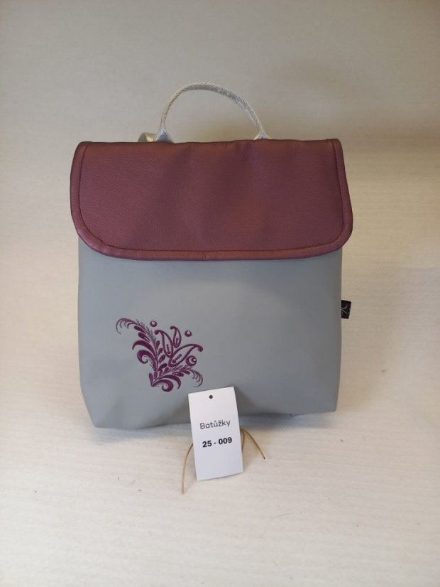 Batůžek "Burgundy Elegance" – stylová lehkost pro každý den