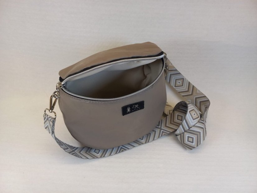 Kabelka "Urban Taupe" – elegance a moderní pohodlí